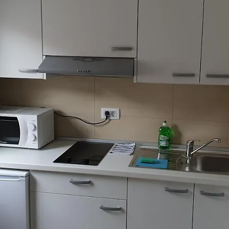 Apartament White *